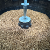 Central Machinery Vibratory Tumbler image 3